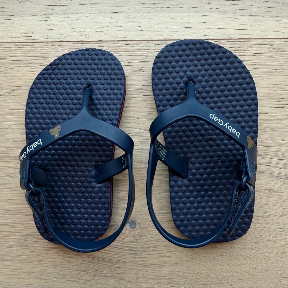 GAP Baby Navy Flip Flops 12-18 months